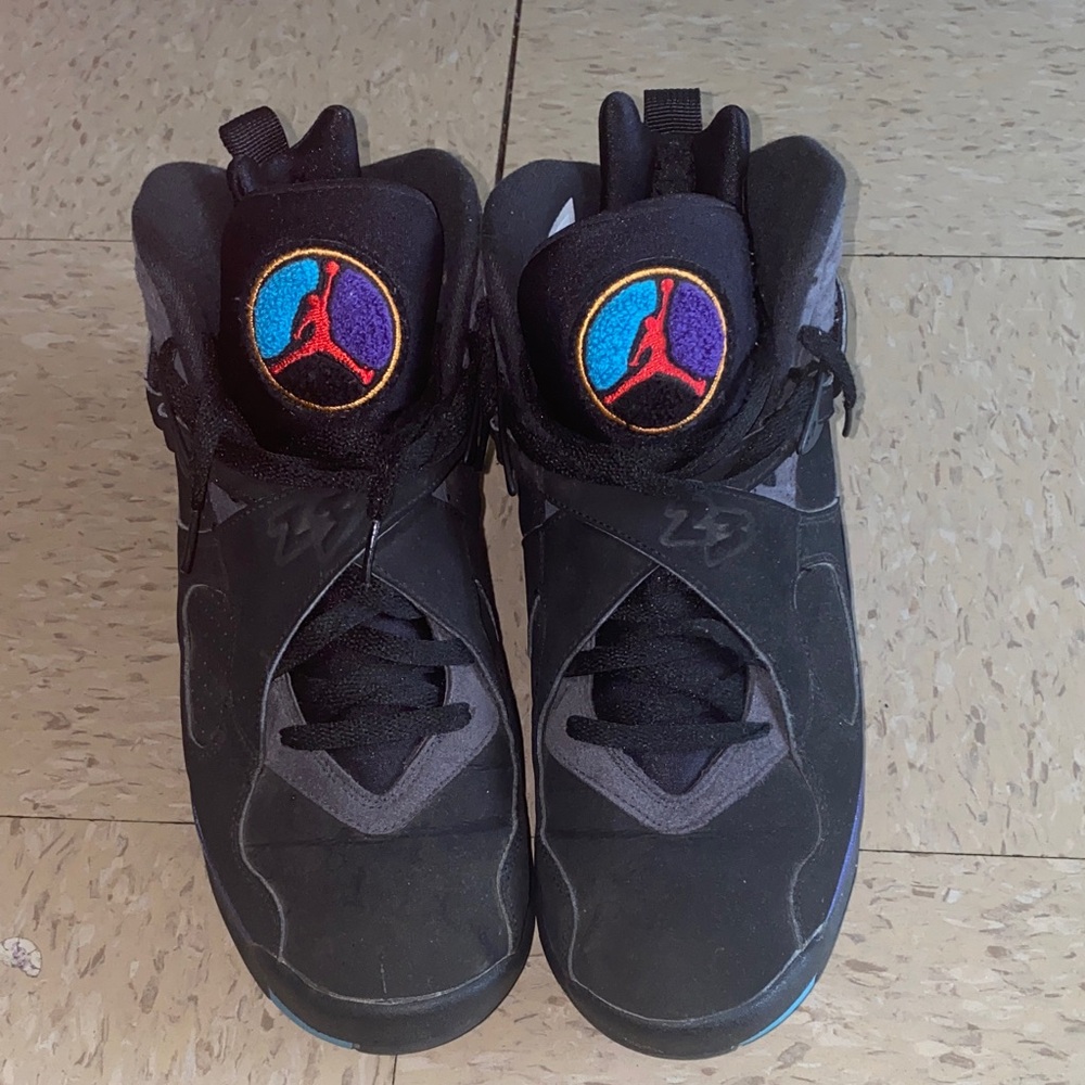 Men Retro Aqua 8s are a classic Size 10.5 Have few scrapes excellent condition.